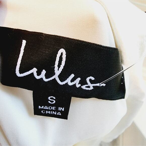LULUS WHITE SILK LIKE BELTED LINED NEW DRESS SIZE SMALL - Picture 3 of 7